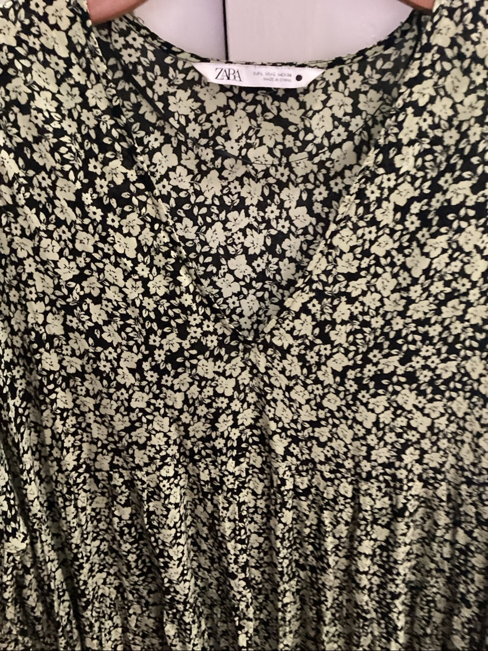 Women’s Green and Black Floral Pleated Dress